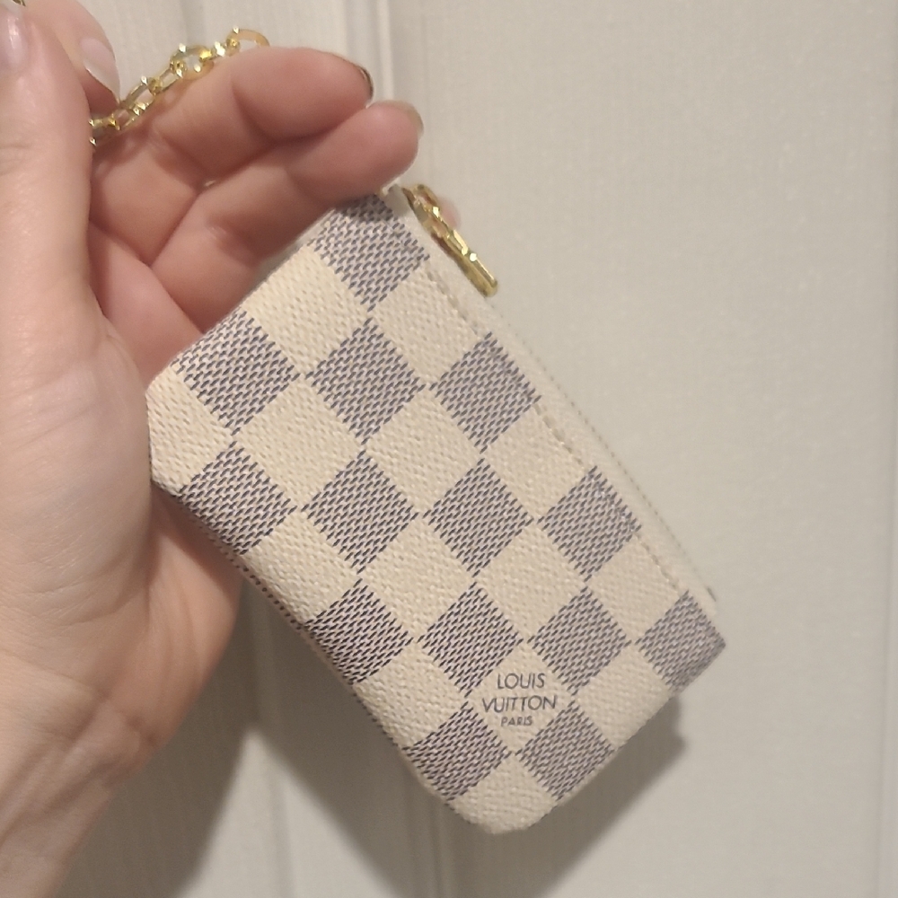 Cream and Gray Key Holder